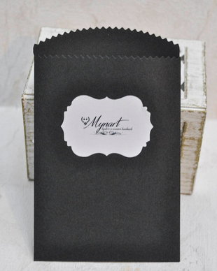 Set 22 etichete autoadezive cu logo magazin, print alb negru