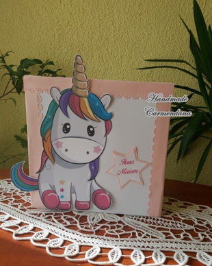 Cutie de dar unicorn