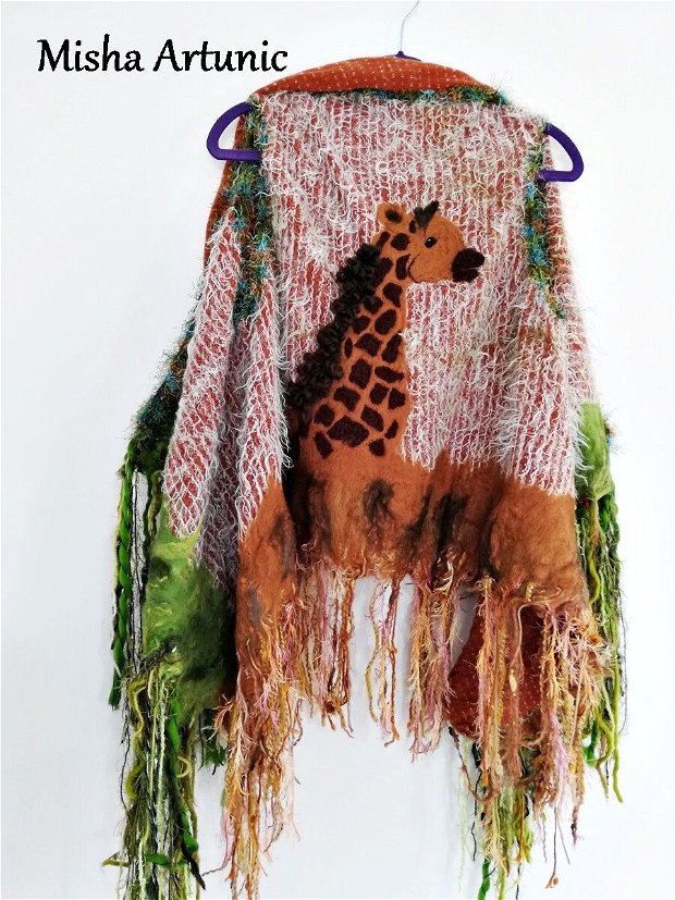 rezervat Vesta din tricot pufos si lana merinos impaslita - Wild life Australia