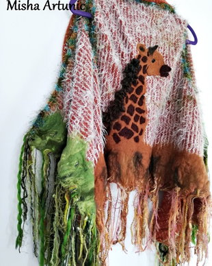 rezervat Vesta din tricot pufos si lana merinos impaslita - Wild life Australia
