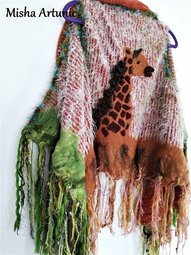 rezervat Vesta din tricot pufos si lana merinos impaslita - Wild life Australia