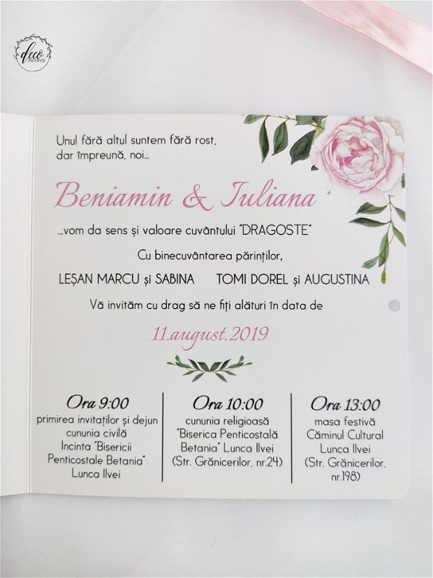 Invitatie nunta flori roz si frunze eucalipt, panglica roz