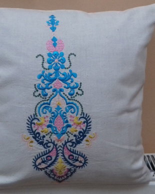 pernuta ornament cu broderie