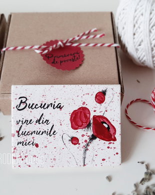 Martisor maci magnet pictat manual cu mesaj