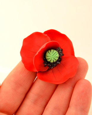 Macul- brosa martisor
