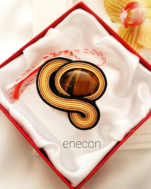 Martisor-brosa soutache cu ochi de tigru