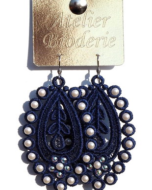 Cercei uvali brodati accesorizati cu cristale Swarovski