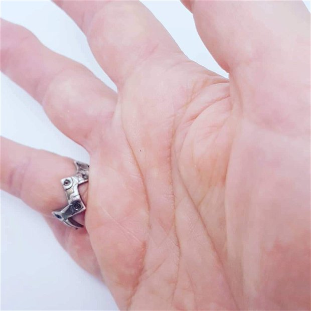 inel unicat din argint 999, model zig zag și cristale Swarovski