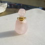 Sticluta din cuart roz pentru parfum / ulei esential aprox 14x20x25.5 mm - 37 mm (cu capacelul)