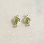 (2 bucati) Link lacrima din peridot fatetat in rama de argint .925 (India - lucrat manual) aprox 2.5x6x13 mm cu anourile