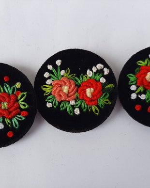 Brose cu rol de martisor