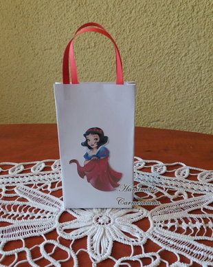 Punguta Alba ca zapada