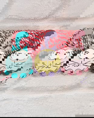 Martisor pisica, brosa martisor, pisica pictata, martisor pisica lemn, brosa pisica colorata