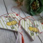 Martisor cu albinuta