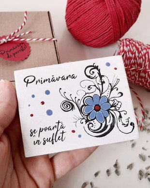 Martisor floare magnet pictat manual personalizat cu mesaj