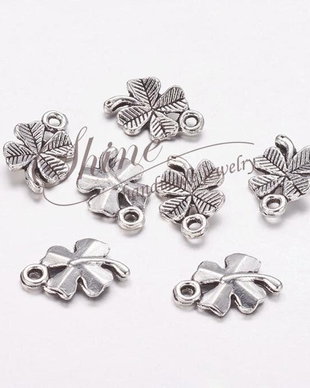 Charm trifoi platinum, 15.5x10x2mm