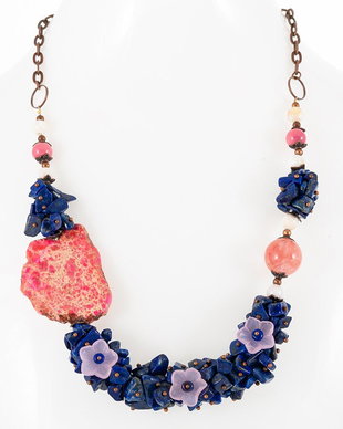 Colier lapis lazuli ,regalit si floricele roz de sticla