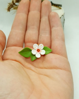 Brosa-martisor floare de cires