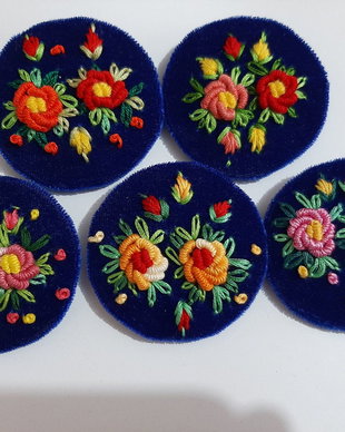 Brose cu rol de martisor