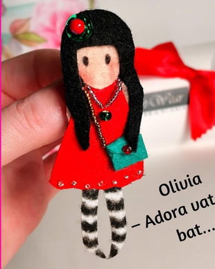 REZERVAT Brosa Papusica Olivia din Colectia Papusi cu Dichis