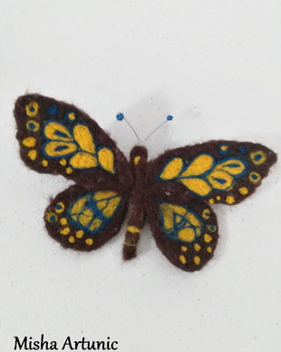 Brosa impaslita-  Fluture