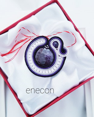 Brosa soutache ametist