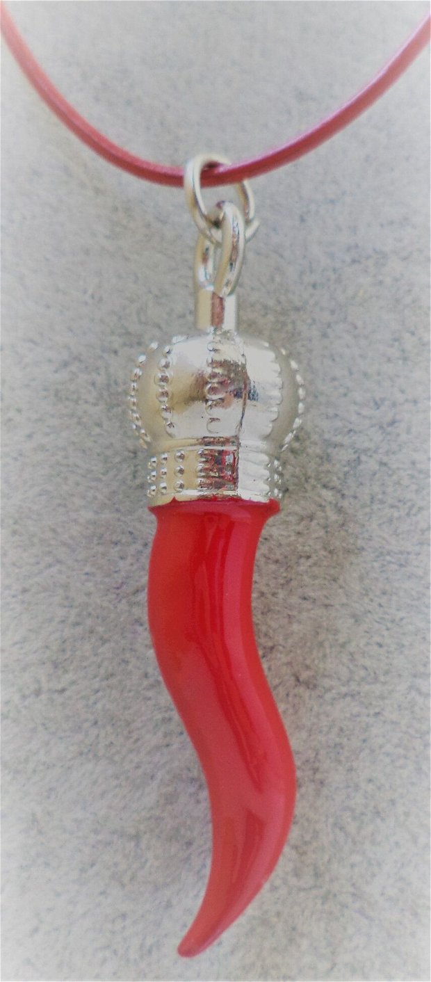 Colier handmade cu pandantiv din metal sub forma de corn/bijuterie unisex