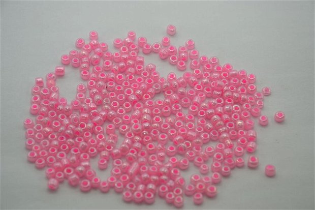 Margele roz 6/0- 4 mm- 50 gr/pach-369003
