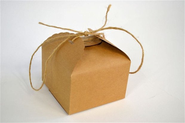 Cutie din carton pentru cadouri- 9x9x6 cm- 359070