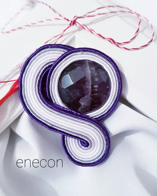 Brosa-martisor soutache cu ametist