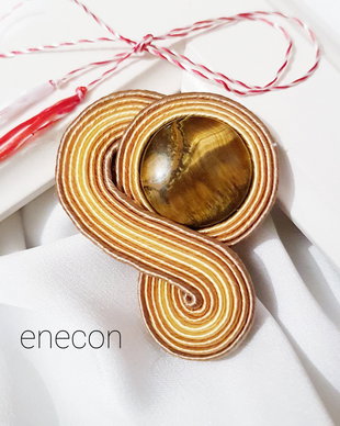 Brosa-martisor soutache cu ochi de tigru