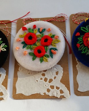 Brose cu rol de martisor