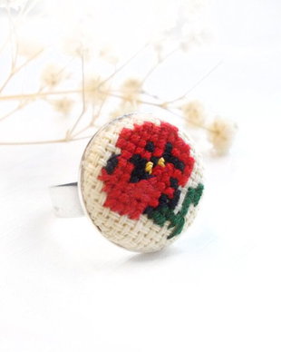Inel cu broderie manuala