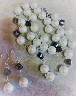 Set colier si cercei din perle de sticla si cristale tip swarovski