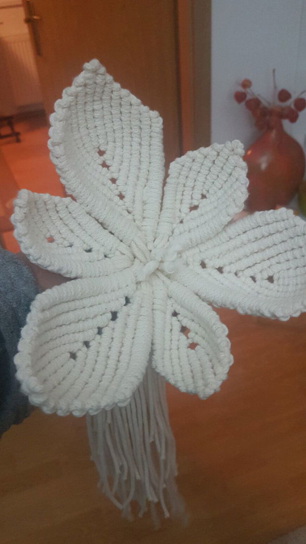 Floare decorativa macrame