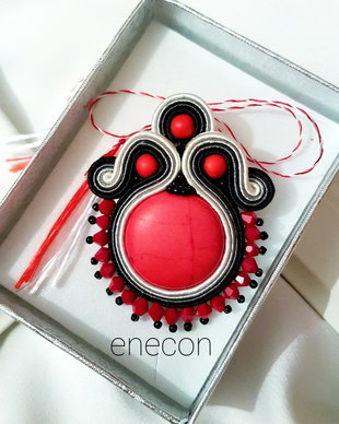 Brosa-martisor soutache cu howlit
