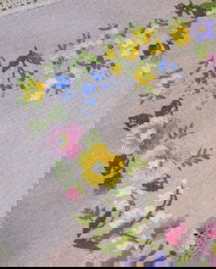 Napron brodat manual