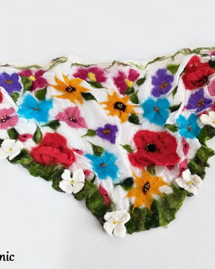 Sal/Esarfa din matase naturala si floricele multicolore impaslite