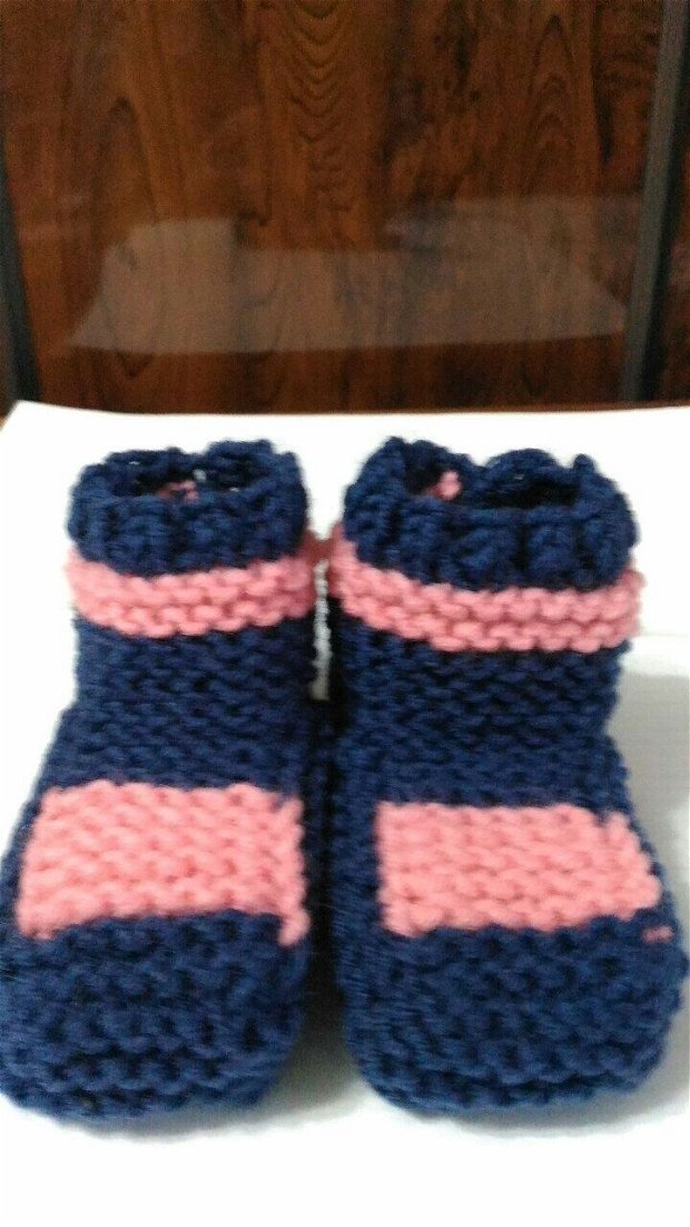 Botoșei tricotați pentru copii