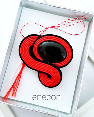 Brosa-martisor soutache rosu si negru