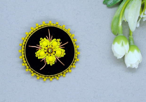 Brosa-martisor Floare Galbena - la comanda