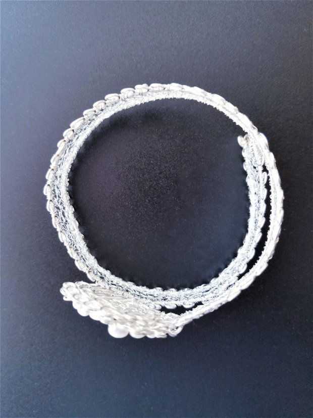 Bratara model Spirala cu perle-sarma de cupru argintata, perle de cultura