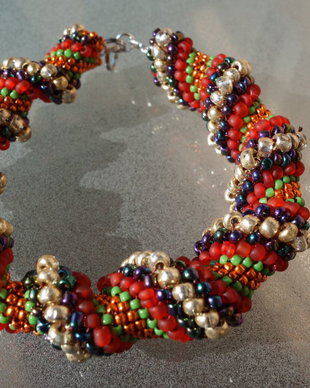BRATARA UNICAT MULTICOLOR DIN MARGELE STICLA CEHIA