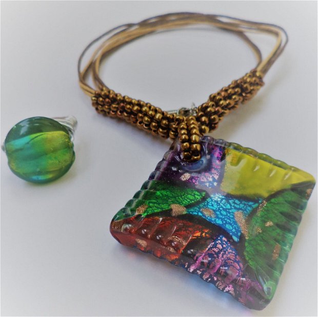 Un set handmade din colier si inel cu pietre tip murano - Blue & Green