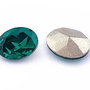 Cabochon din sticla, oval, 8x6 mm, verde smarald