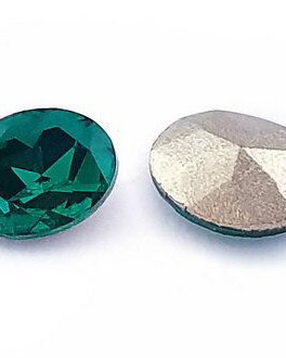 Cabochon din sticla, oval, 8x6 mm, verde smarald