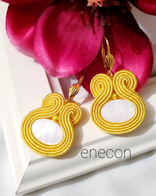 Cercei soutache galbeni cu sidef