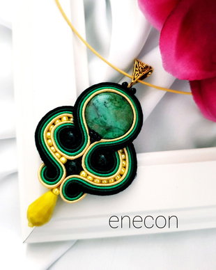 Pandantiv soutache verde cu jasp