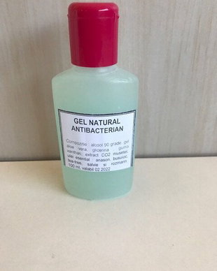GEL NATURAL ANTIBACTERIAN CU ALOE VERA SI ULEIURI ESENTIALE