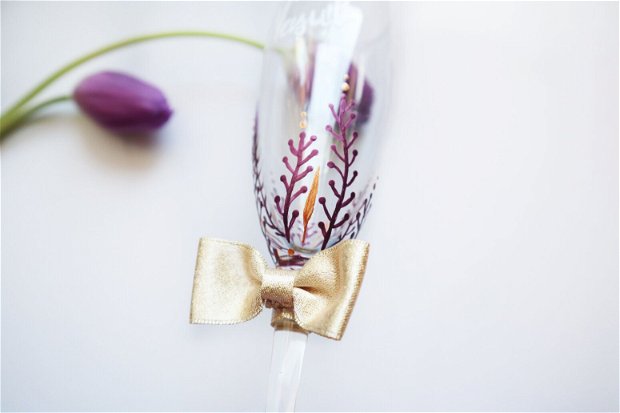 Set de pahare nunta cu crengute violet si frunze aurii